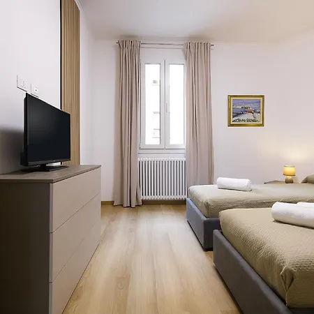 Elegant With Terrace - Fiera Διαμέρισμα *
